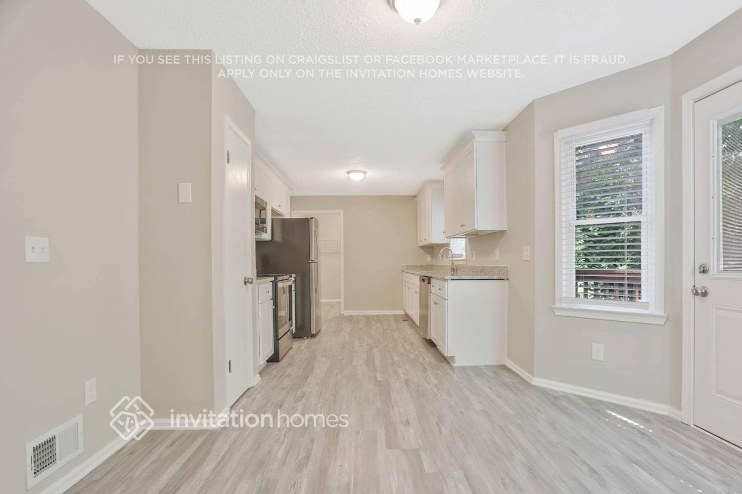 Building Photo - 306 Lake Swan Ct