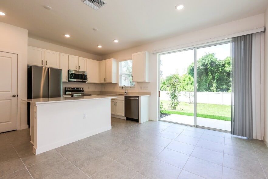 Building Photo - 1437 Tristar Dr