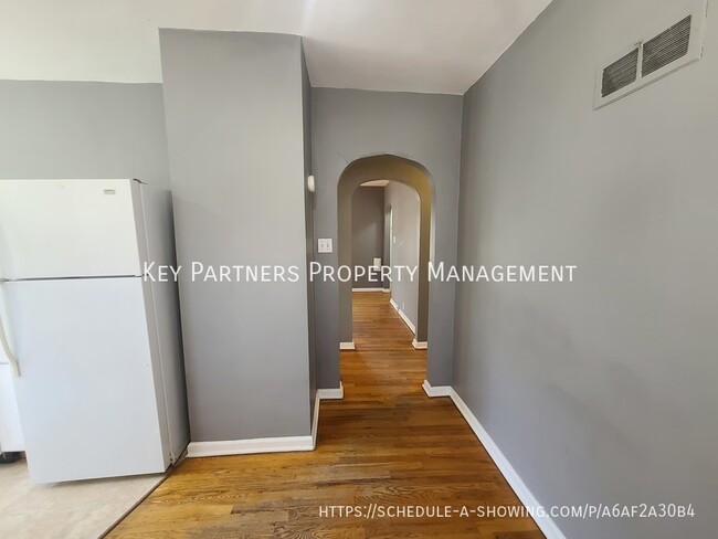 Building Photo - 5111 Buena Vista St