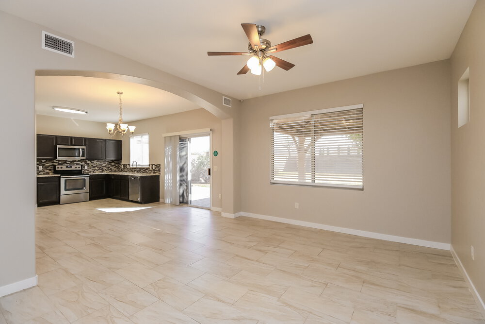 Building Photo - 2959 S Del Rancho Cir