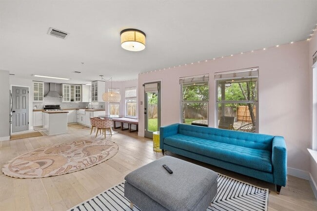 Building Photo - 12761 Council Bluff Dr