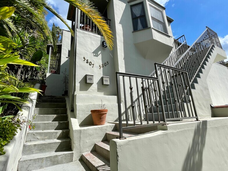 Private entrance to 3807 unit - 3807 Tracy Street