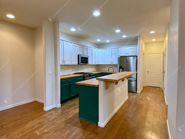 Building Photo - Designer 4BR- 2BA Home by Dry Canyon Park