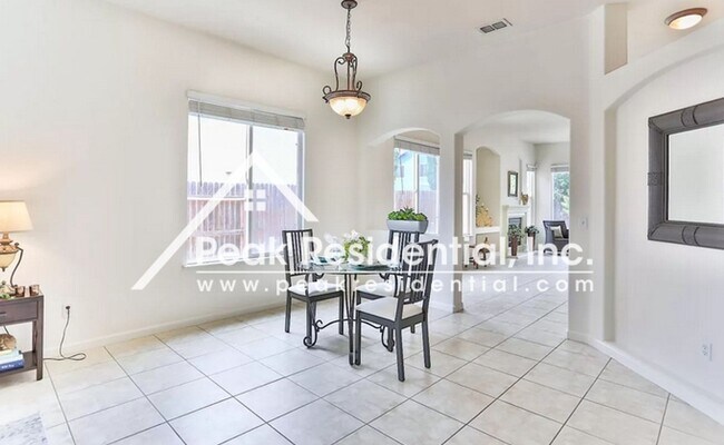 Building Photo - Spacious Elk Grove 4bd/2ba Home with 2 Car...