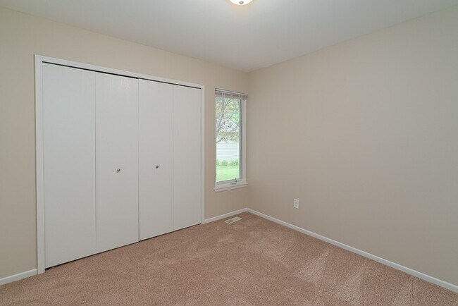 Building Photo - 2630 Glenbrook Ct