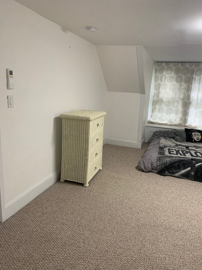 Bedroom - 40 Saragossa St