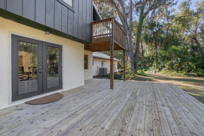 Building Photo - 5735 Fox Hollow Rd