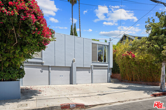 Building Photo - 631 Pier Ave