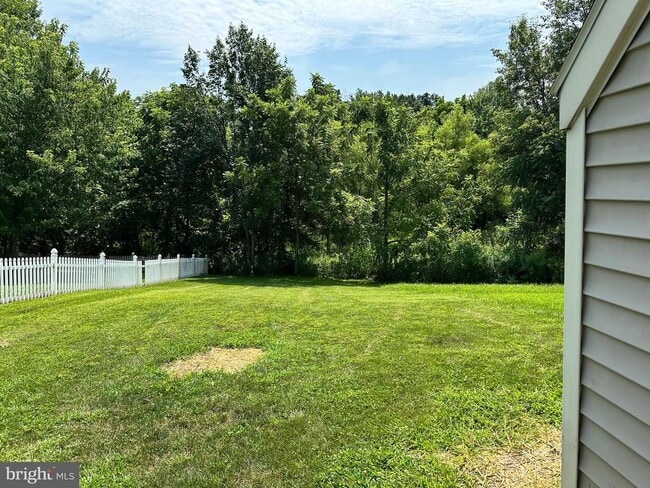 Building Photo - 15 Windemere Ct
