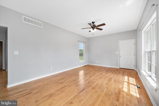 Building Photo - 228 Ariel Ave