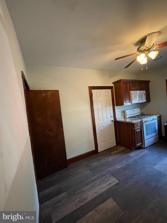 Building Photo - 37 E Gloucester Pike