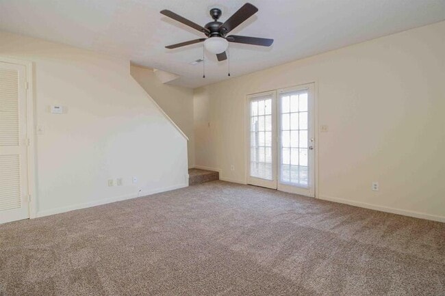 Building Photo - 2004 Tynewood Dr