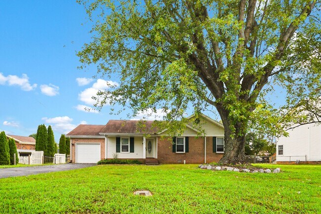 Primary Photo - Pet Friendly Three Bedroom!