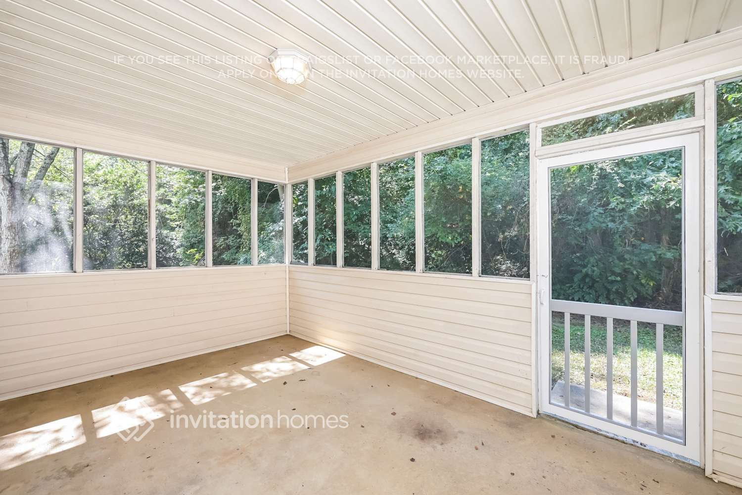 Building Photo - 2990 Lenora Springs Dr