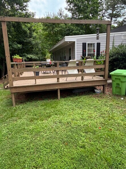 Building Photo - 1003 Marilyn Dr