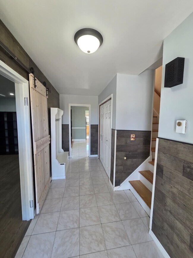 Building Photo - 86 Bergen Turnpike