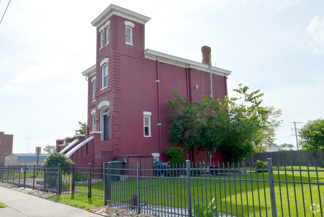 Building Photo - Fields House Apartments