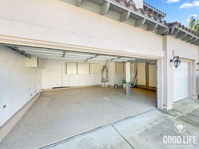 Building Photo - Spacious Torrey View Home with Flexible Floorplan in Gated Community