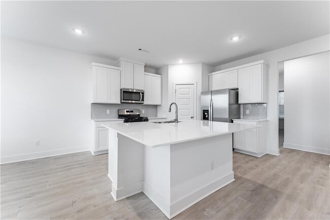 Building Photo - 2239 Riggins Ave