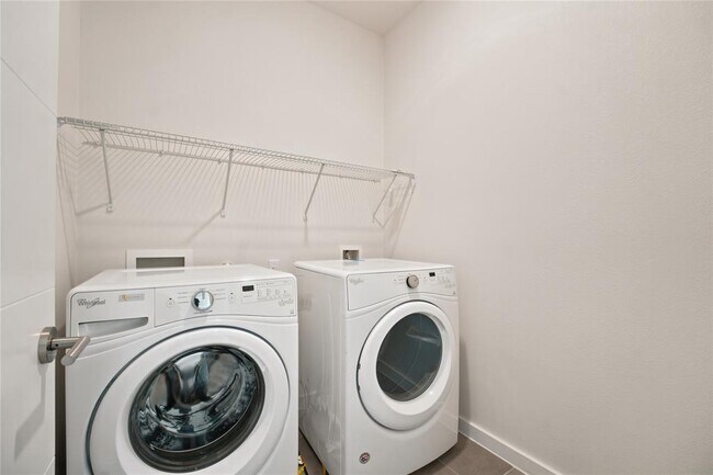 Building Photo - 8921 Parker Ranch Cir