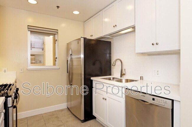 Building Photo - 1401 Jackson St