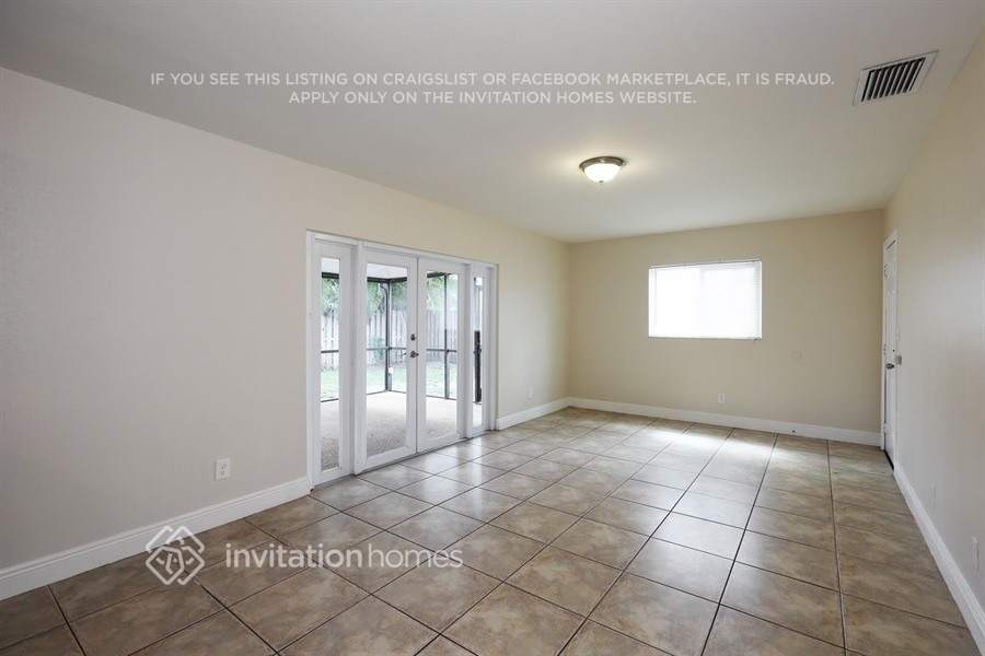 Building Photo - 4904 SW 90th Ave