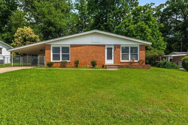 Building Photo - NE – Desirable Neighborhood, Brick Home, W...