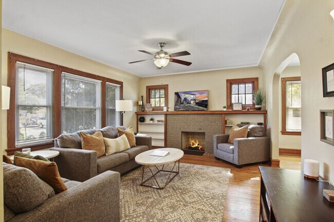 Building Photo - 1335 N Jackson St