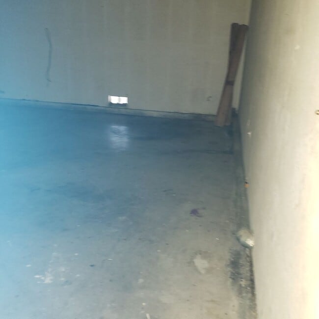 Building Photo - (((AVAILABLE))) REDLANDS 3bed 2 bath Must ...