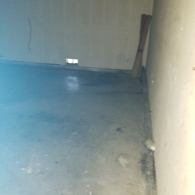 Building Photo - (((AVAILABLE))) REDLANDS 3bed 2 bath Must See!