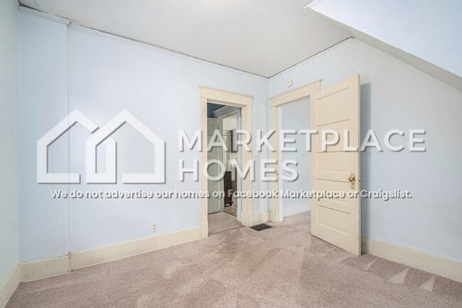 Building Photo - 822 N St Louis Blvd