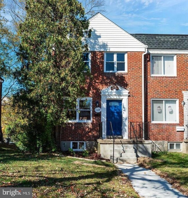 Primary Photo - 1328 Deanwood Rd