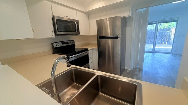 Building Photo - 22684 Minona Dr