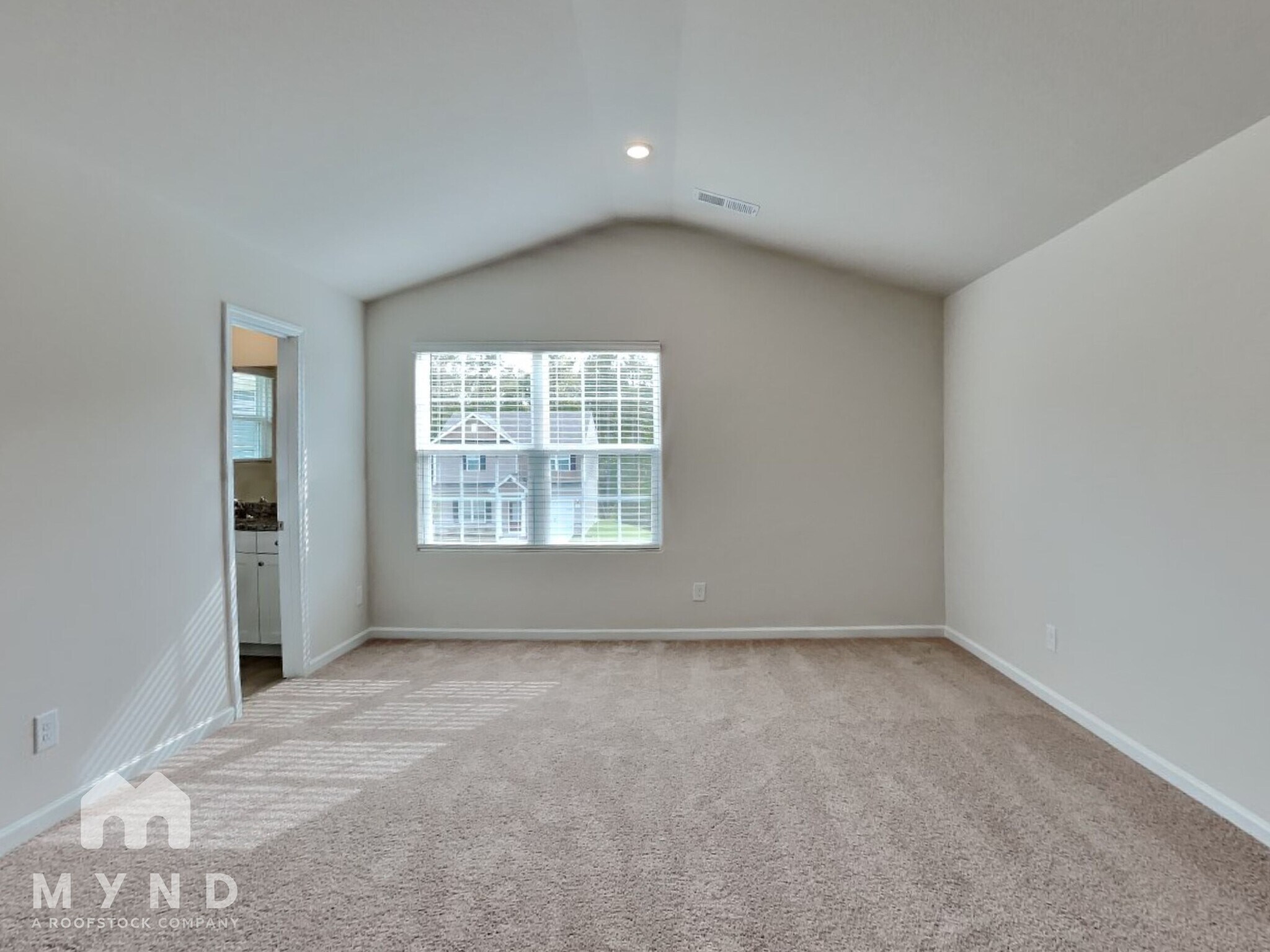 Building Photo - 302 Ivy Bank Dr