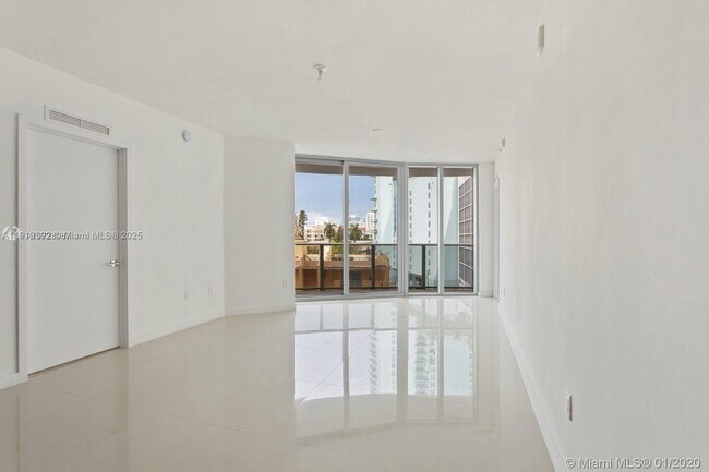 Building Photo - 488 NE 18th St