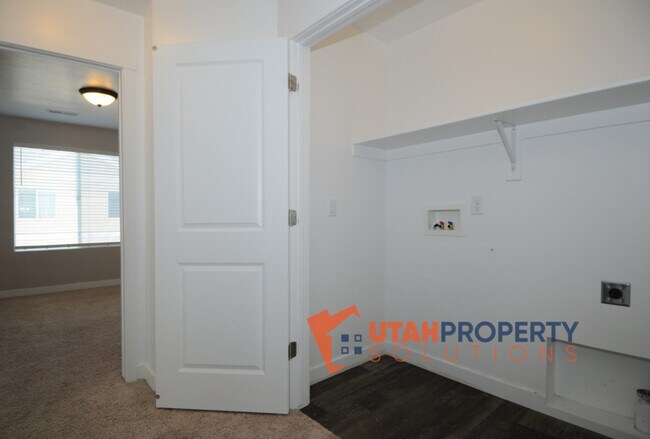 Building Photo - 577 S Windsong Ln