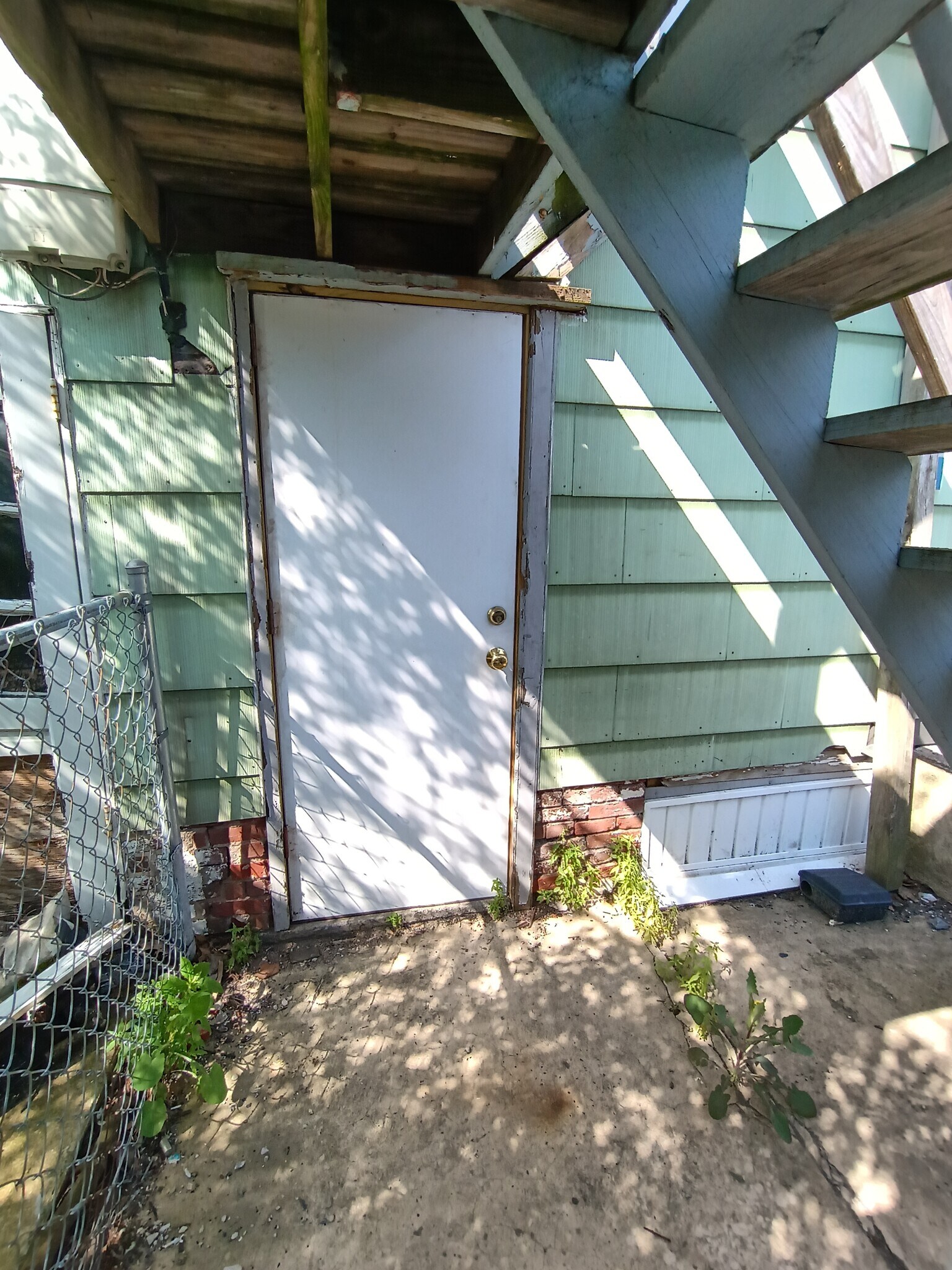 Building Photo - 209 1/2 Reno Ave