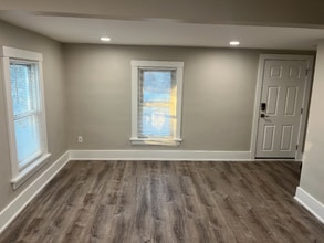 Building Photo - 312 S Van Buren St