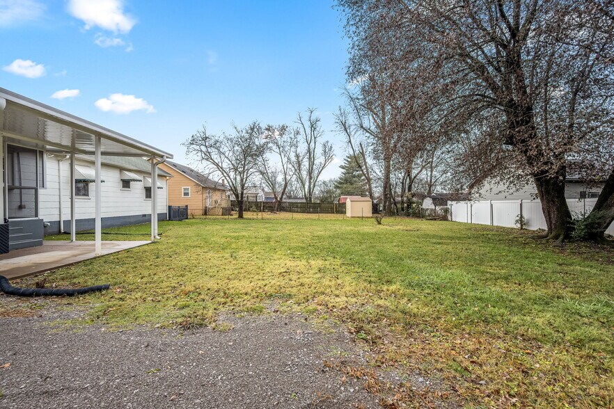 Building Photo - 308 1st Ave