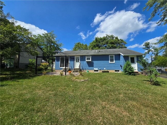 Building Photo - 237 Countess Dr
