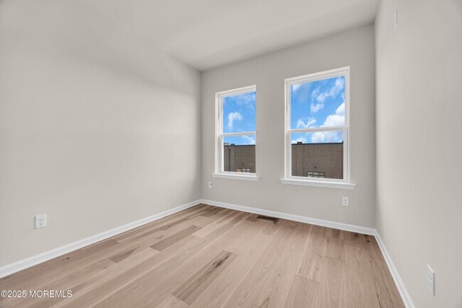 Building Photo - 16 Barton Ave