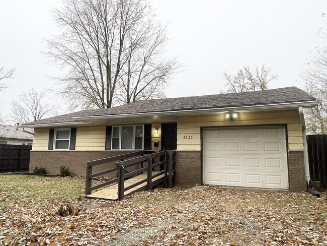 Building Photo - Christian Park 4BR Home w/Attached Garage!