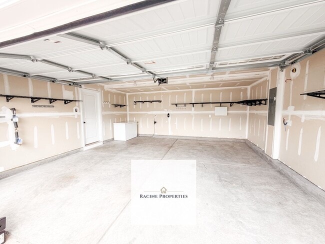 Building Photo - 624 Batchomble Ln
