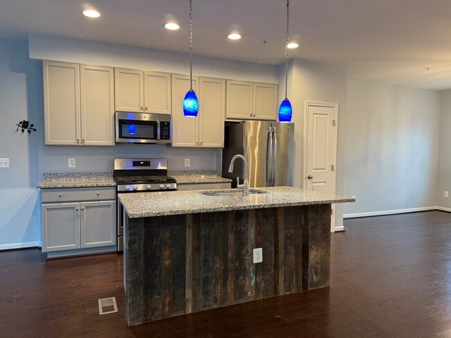 Building Photo - 8414 Pine Bluff Rd