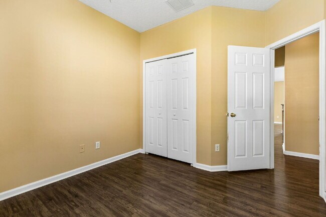 Building Photo - Single-Story OakLeaf Plantation Home Near Shopping, Schools and Recreation