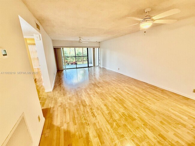 Building Photo - 6662 Boca Del Mar Dr