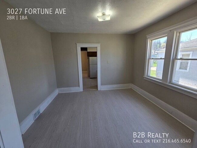 Building Photo - 3027 Fortune Ave