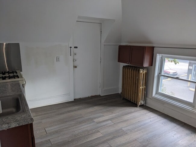 Building Photo - 2317 Harriet Avenue