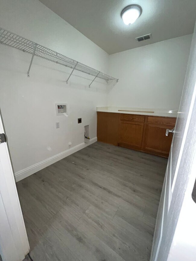 Building Photo - Exceptional 4BR/3BA/3 Car Tandem Garage in Elk Grove | 3140 SF | Tenant Pays $195 monthly for WS&G