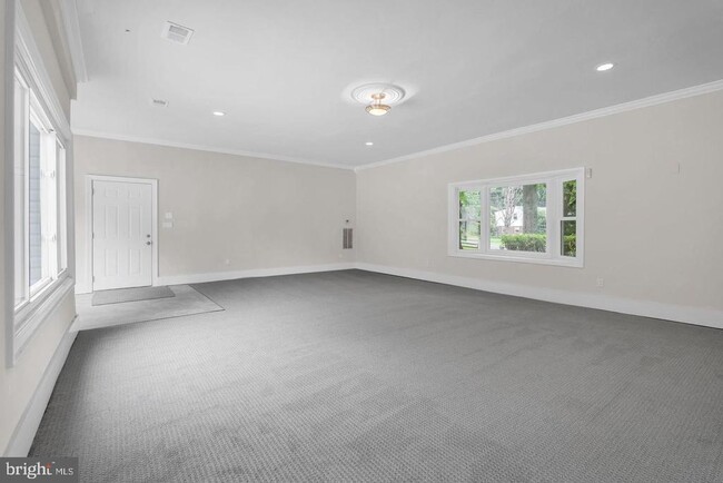 Building Photo - 10911 Chandler Rd